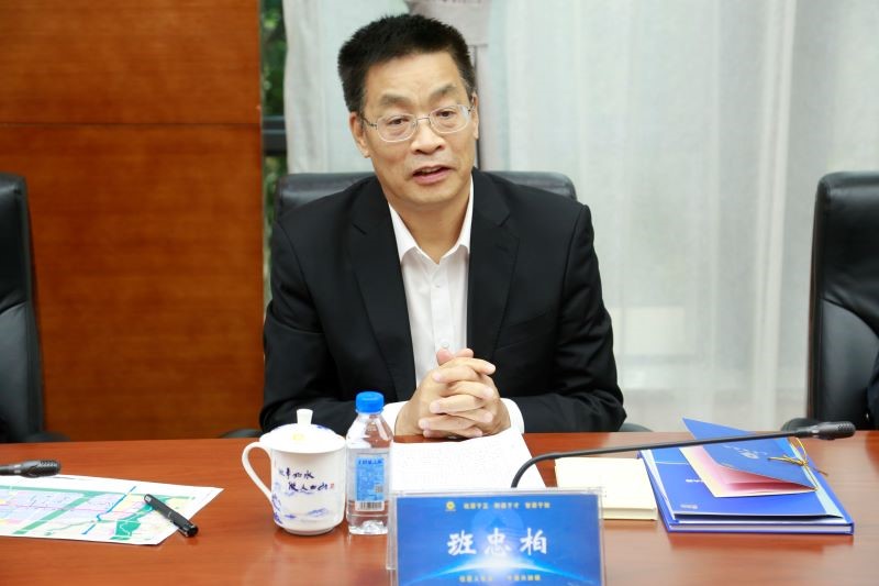 昊主席和防城港市市長(zhǎng)會(huì)談的照片_20201127183415.jpg